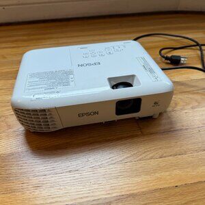 EPSON VS260 3LCD Projector + Remote